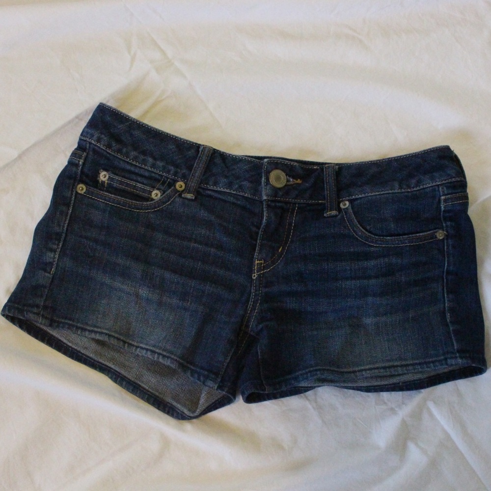AEO low rise shorts